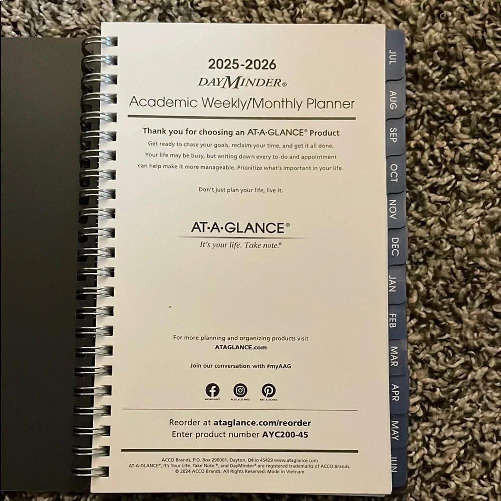 AT-A-GLANCE 2025-2026 Weekly Planner